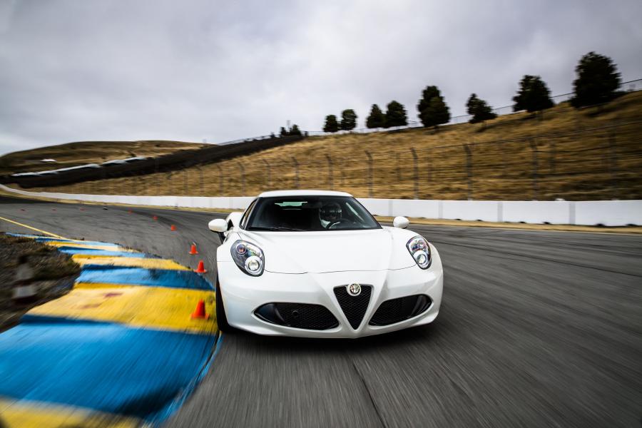  Alfa Romeo 4C Launch Edition (960) 2015 года  (NA) (фото 20 из 44)
